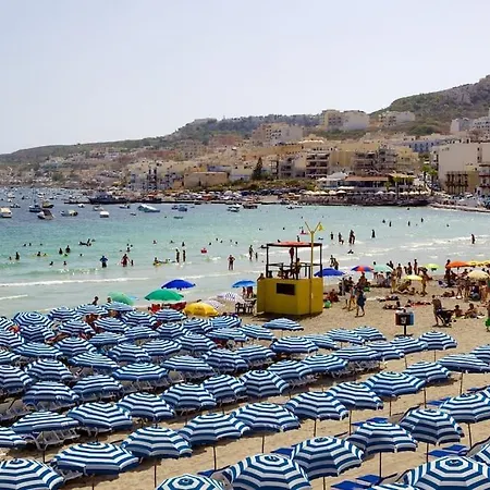 Hillcrest 3 Bedroom Apartment *